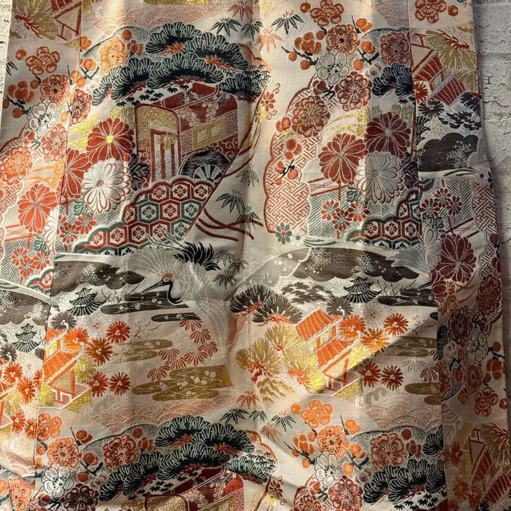 1940s/1950s Vibrant Japanese Silk Damask Cape w/ Tie Closure - Picture 8 of 9